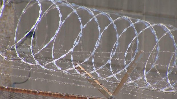 the-ungers-prison-razor-wire-620.jpg 
