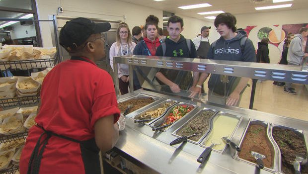 school-lunch-program-lunch-line-620.jpg 
