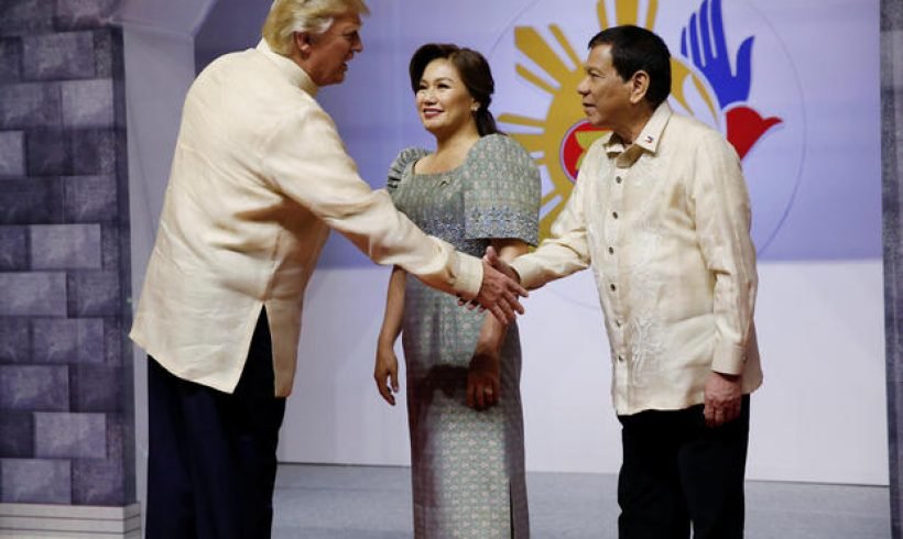 Trump lands in Philippines, his last stop on Asia tour Trump lands in Philippines, his last stop on Asia tour