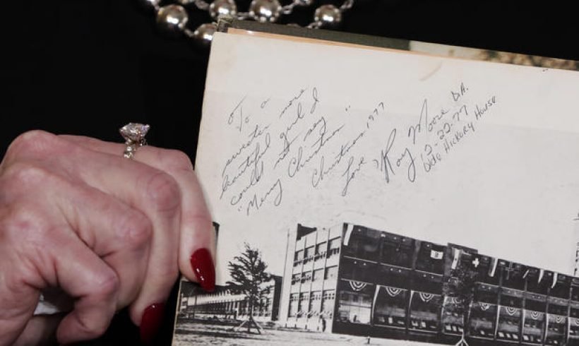Roy Moore&rsquo;s attorney disputes accuser’s yearbook note