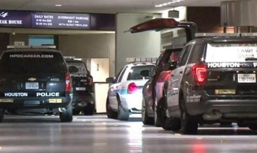 Police say man had guns, ammunition in Houston hotel Police say man had guns, ammunition in Houston hotel