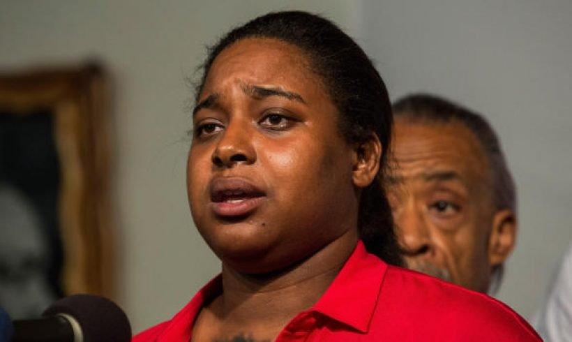 Erica Garner, daughter of man who died after police chokehold, dead at 27 Erica Garner, daughter of man who died after police chokehold, dead at 27