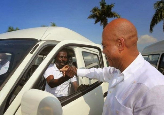 martelly autobus