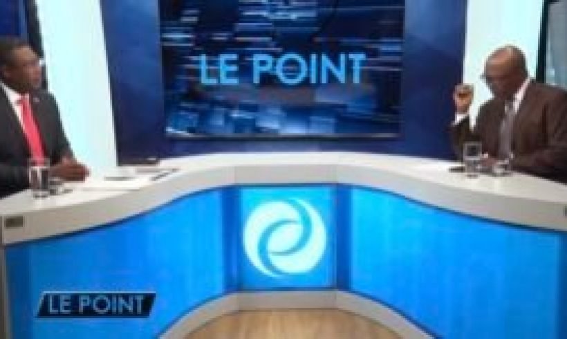 Le Secrétaire Général de la Primature, Me Camille Édouard Junior, énumère les efforts du gouvernement pour restaurer la sécurité et organiser des élections Le Secrétaire Général de la Primature, Me Camille Édouard Junior, énumère les efforts du gouvernement pour restaurer la sécurité et organiser des élections