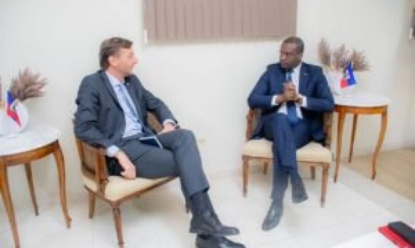 Le Directeur Général de l’ULCC reçoit une visite de courtoisie de l’Ambassadeur de France accrédité en Haïti Le Directeur Général de l’ULCC reçoit une visite de courtoisie de l’Ambassadeur de France accrédité en Haïti