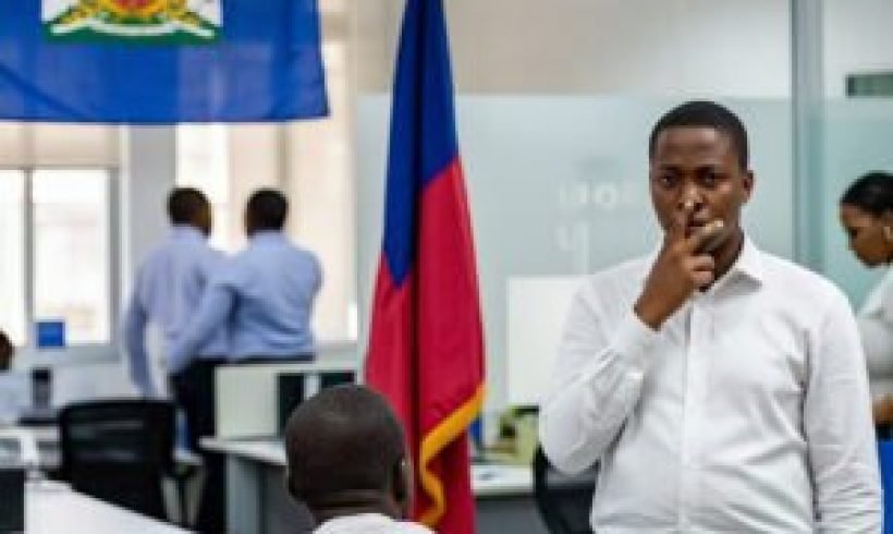 Le Silence Qui Tue : Quand l’Inaction des Haïtiens Alimente la Chute d’un Peuple